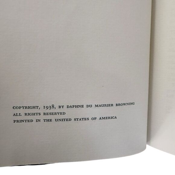 Vintage Rebecca by Daphne du Maurier Hardcover Classic Collectible Book. - Picture 3 of 4